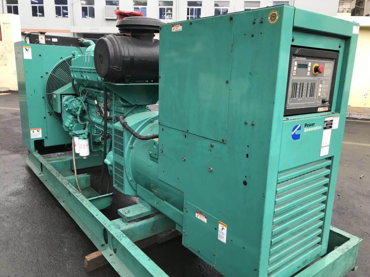300KW二手進口康明斯發(fā)電機組