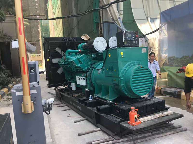 1200KW康明斯發(fā)電機組出口到緬甸
