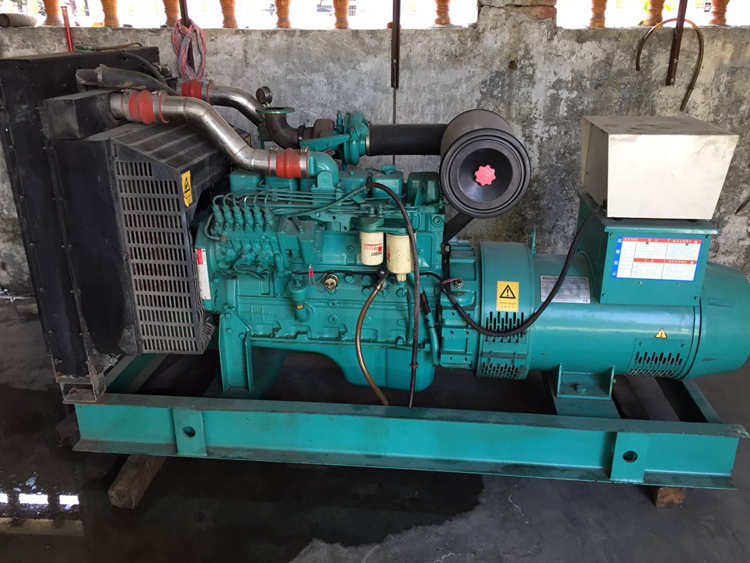 100kw東風(fēng)康明斯二手柴油發(fā)電機
